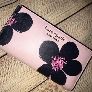 Kate Spade ♠️ large slim bifold wallet Cameron floral pink navy flowers floral